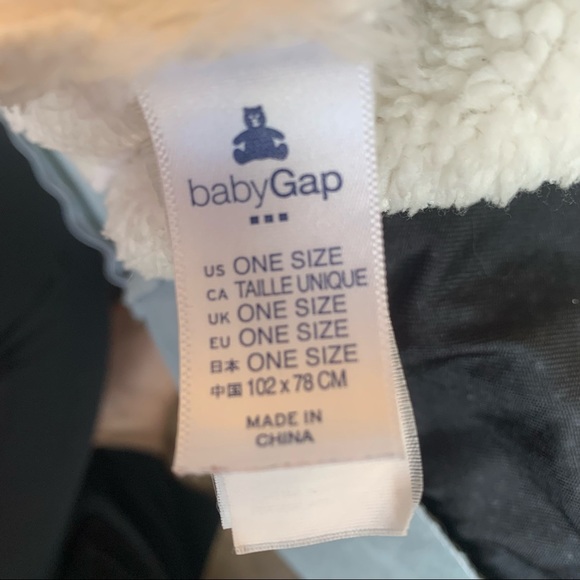 (2) Baby GAP Blankets & (1) Pottery Barn Baby Blanket - Picture 8 of 12